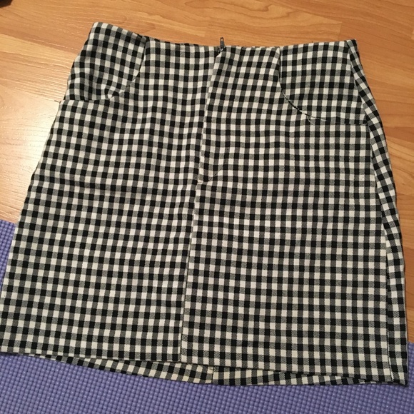 PULL & BEAR Tailored mini skirt pockets (small) - Picture 3 of 10